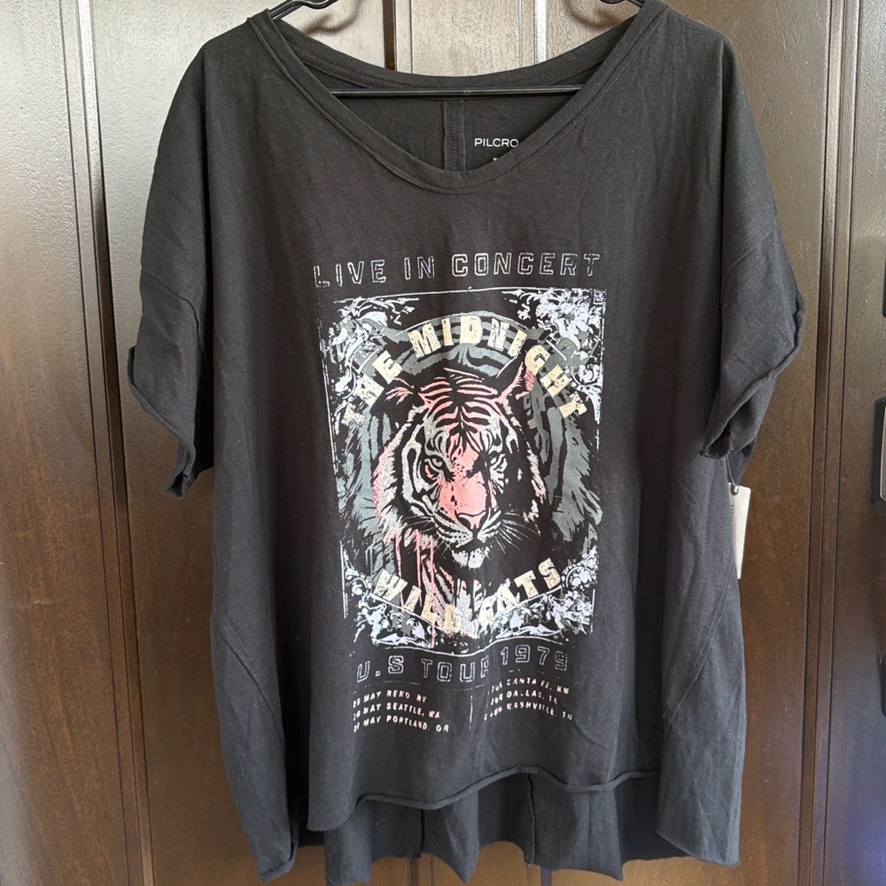 NWT Anthropologie Pilcro The Midnight Wildcats Graphic Tee Black Size XL - Picture 5 of 10
